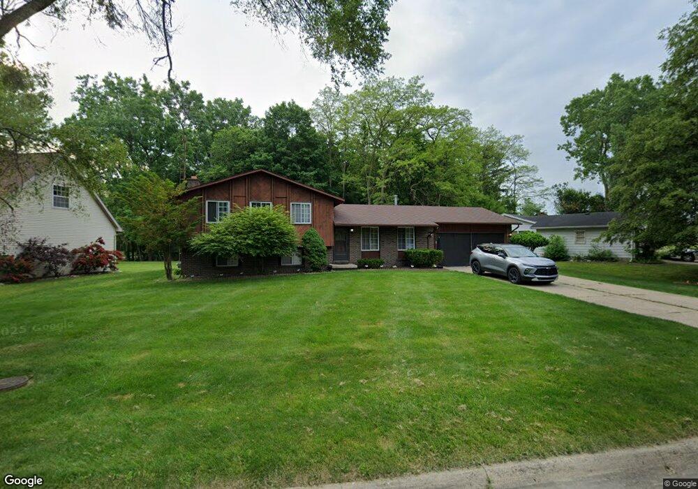 1300 River Forest Dr, Flint, MI 48532 - photo 1