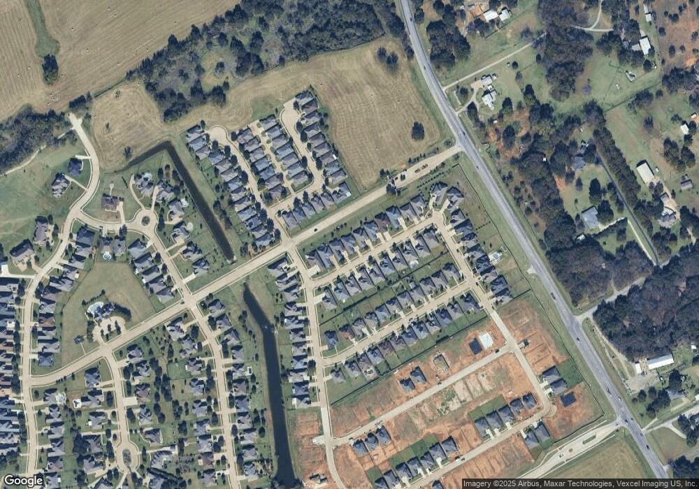 307 Paddle Boat Dr, Granbury, TX 76049 - photo 1