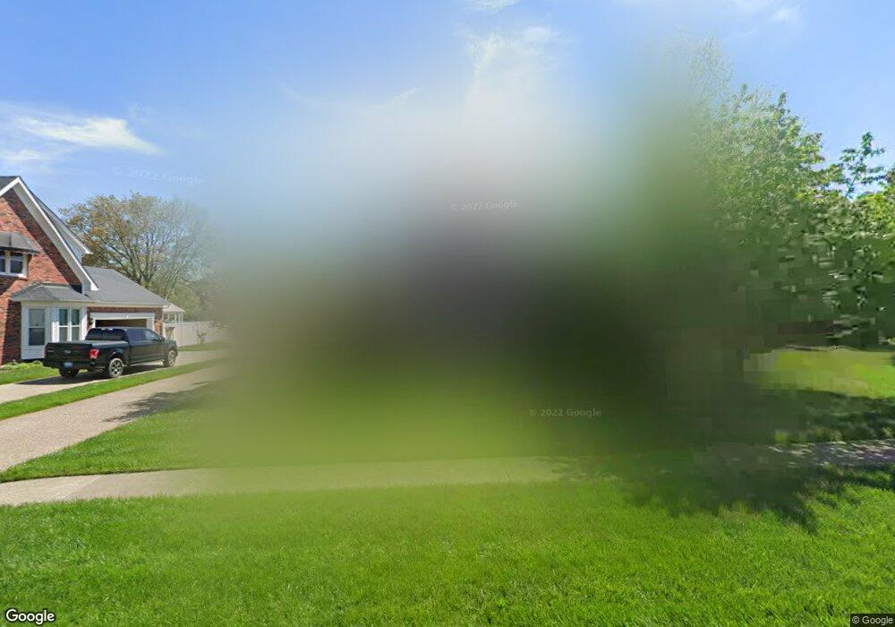 7315 Apple Mill Dr, Louisville, KY 40228 - photo 1