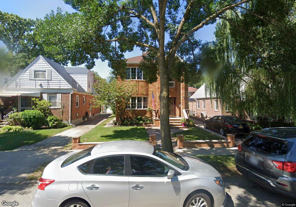 7634 172nd St, Fresh Meadows, NY 11366 - photo 1