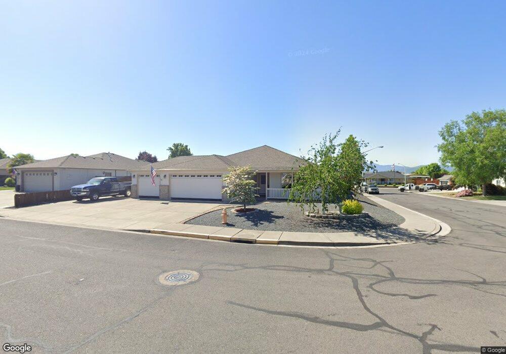 2302 St James Way, Central Point, OR 97502 - photo 1