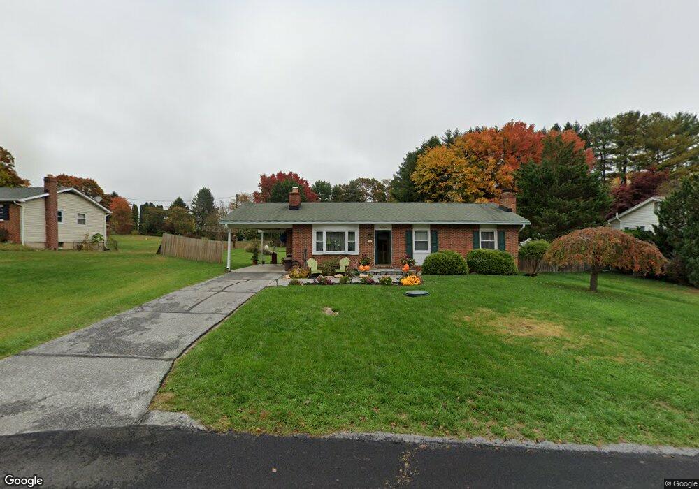 606 Lynn Way, Sykesville, MD 21784 - photo 1