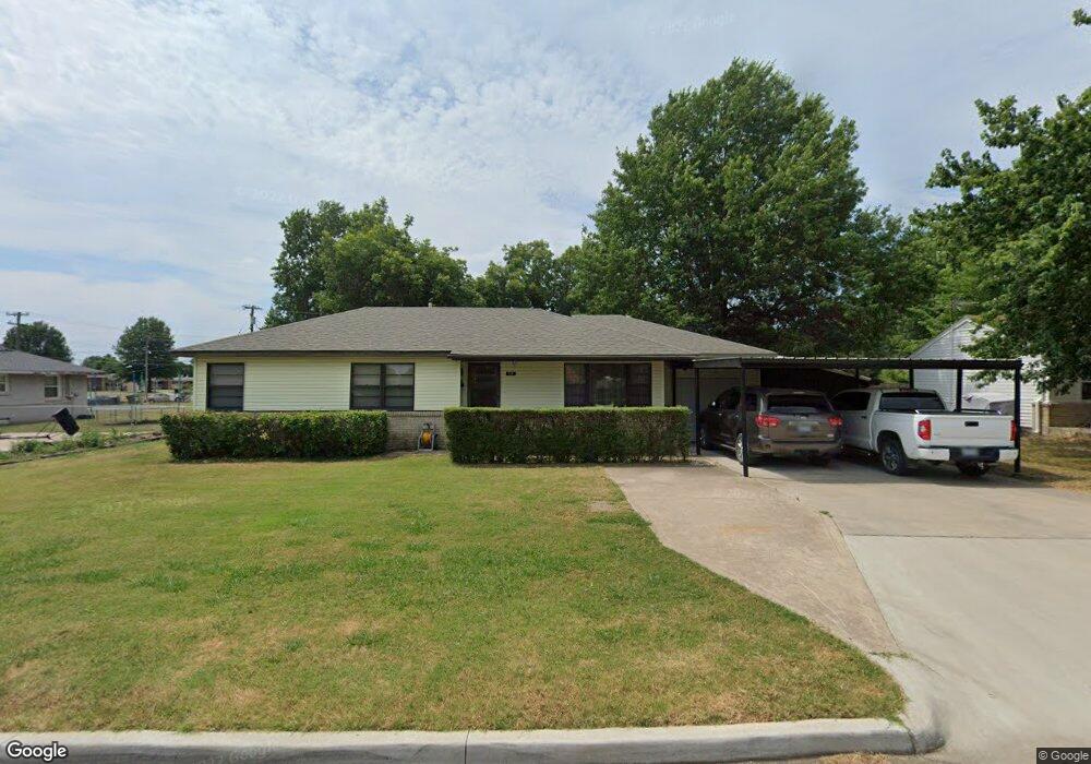 10 W Beech St, Skiatook, OK 74070 - photo 1