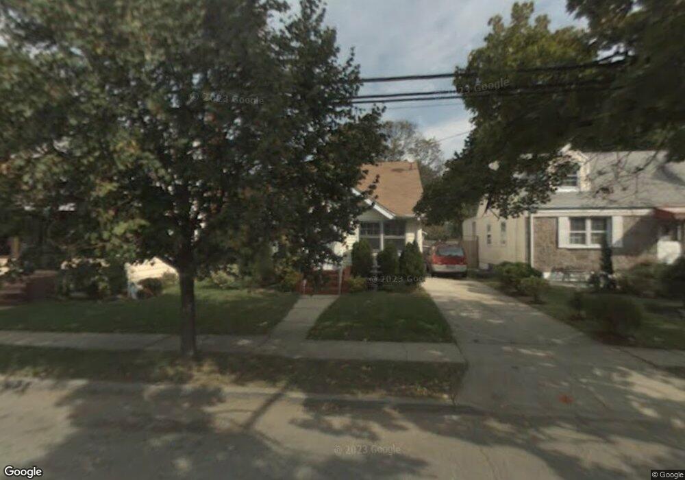 139 Poplar St, West Hempstead, NY 11552 - photo 1