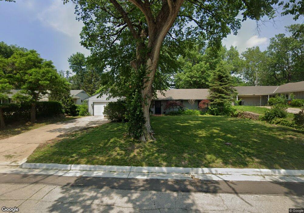 1630 SW 28th St, Topeka, KS 66611 - photo 1