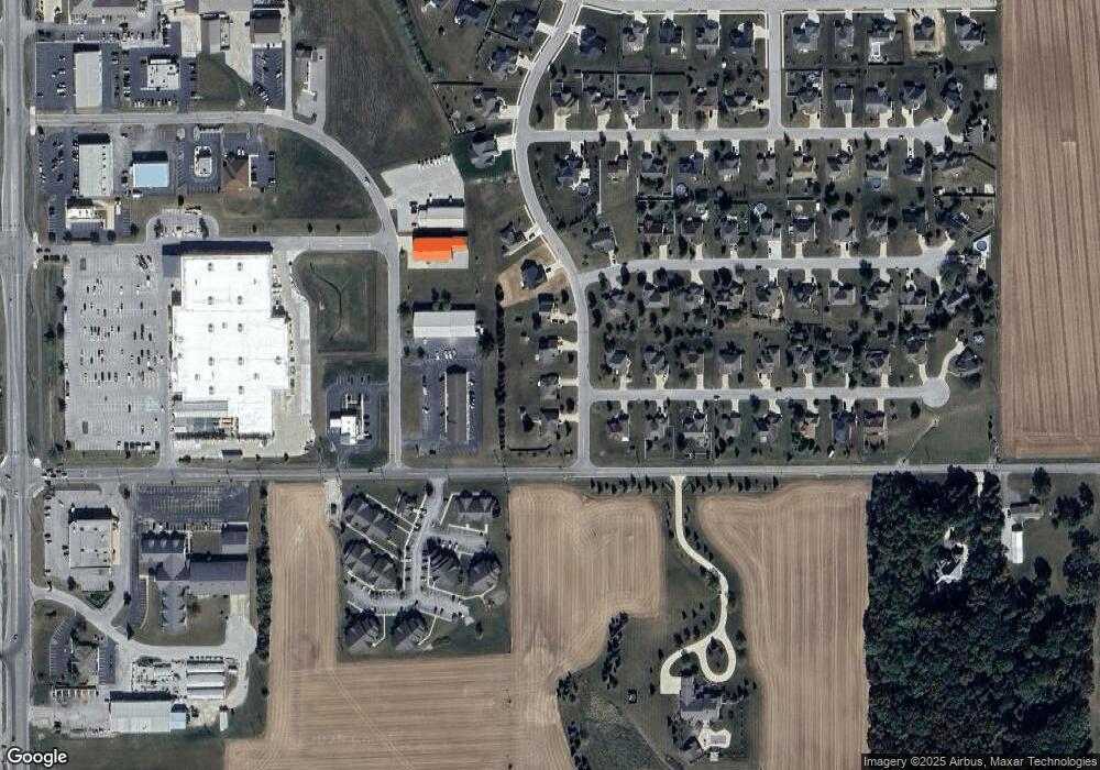 2040 Fieldcrest Dr, Bluffton, IN 46714 - photo 1