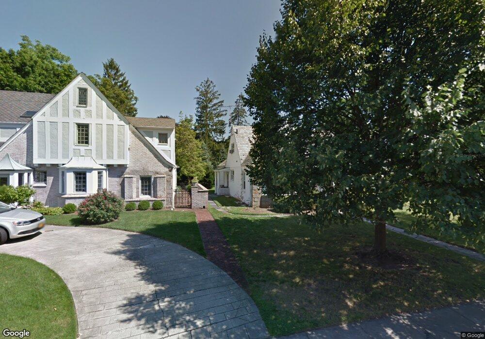 55 Bourndale Rd N, Manhasset, NY 11030 - photo 1