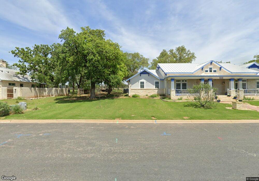 812 Kimberly Ln unit 3, Fredericksburg, TX 78624 - photo 1