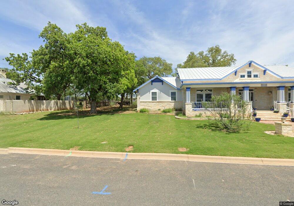 810 Kimberly Ln unit 4, Fredericksburg, TX 78624 - photo 1