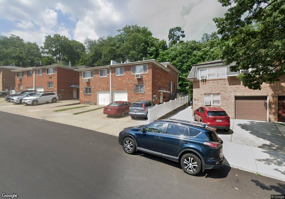 6929 Little Neck Pkwy, Glen Oaks, NY 11004 - photo 1