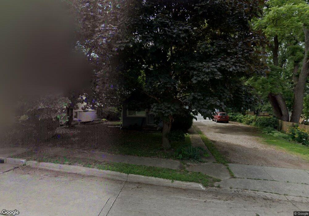 1012 Burnham Ave, Des Moines, IA 50315 - photo 1