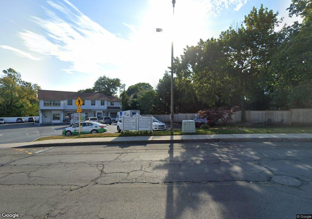 32 E Maple St unit 2, New Canaan, CT 06840 - photo 1