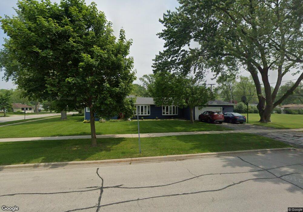 3800 Meadow Dr, Rolling Meadows, IL 60008 - photo 1