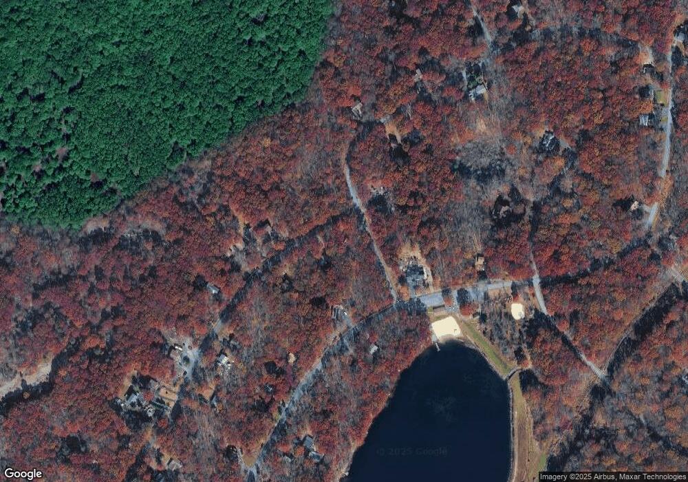 1212 Bluebird Ln, Bushkill, PA 18324 - photo 1