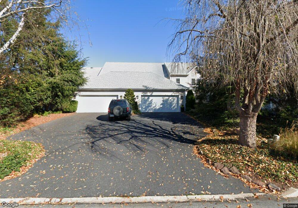 517 Bridgeview Dr, Lemoyne, PA 17043 - photo 1