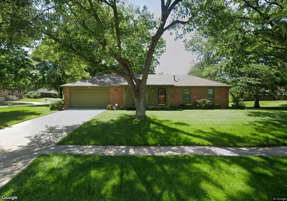 3331 SW Eveningside Dr, Topeka, KS 66614 - photo 1