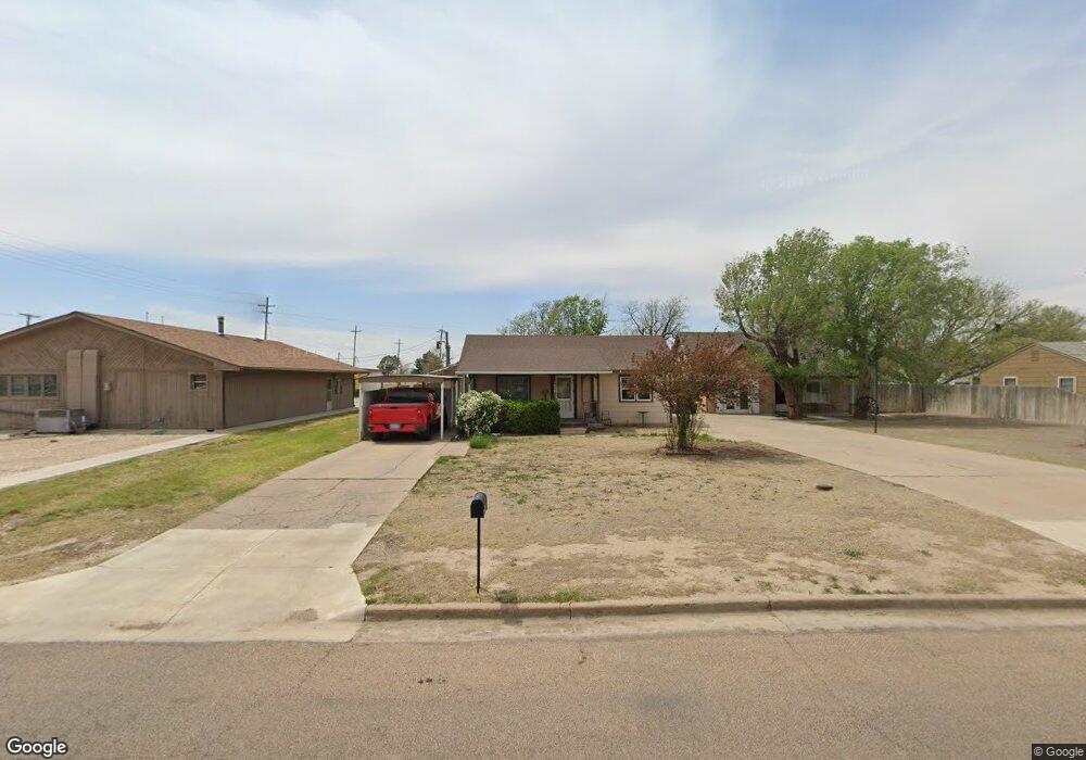 1039 S Harrison St, Hugoton, KS 67951 - photo 1