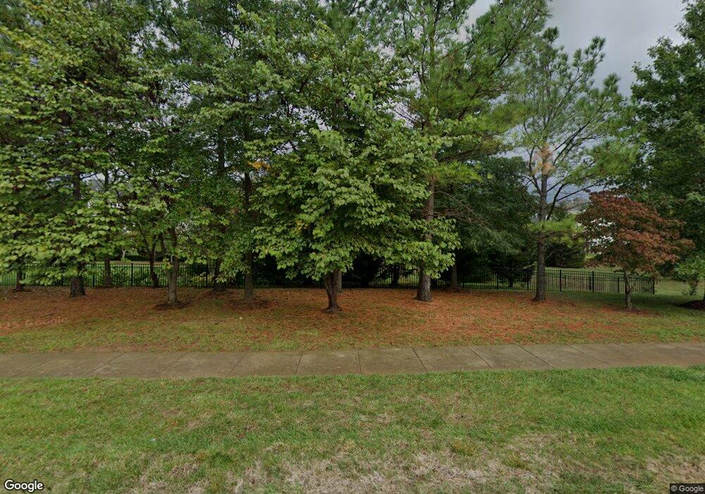 6677 Oakton Ave, Haymarket, VA 20169 - photo 1