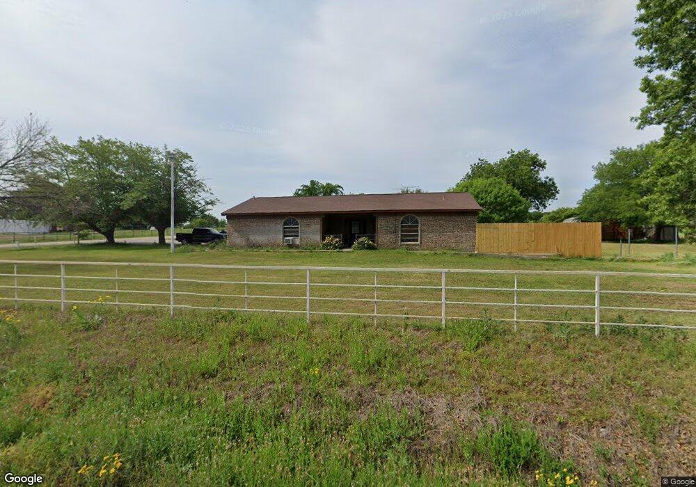 1600 Hillcrest Ct, Azle, TX 76020 - photo 1