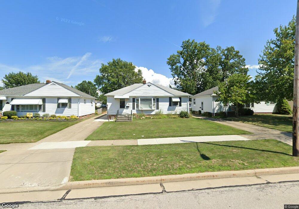 1819 Ridgewick Dr, Wickliffe, OH 44092 - photo 1