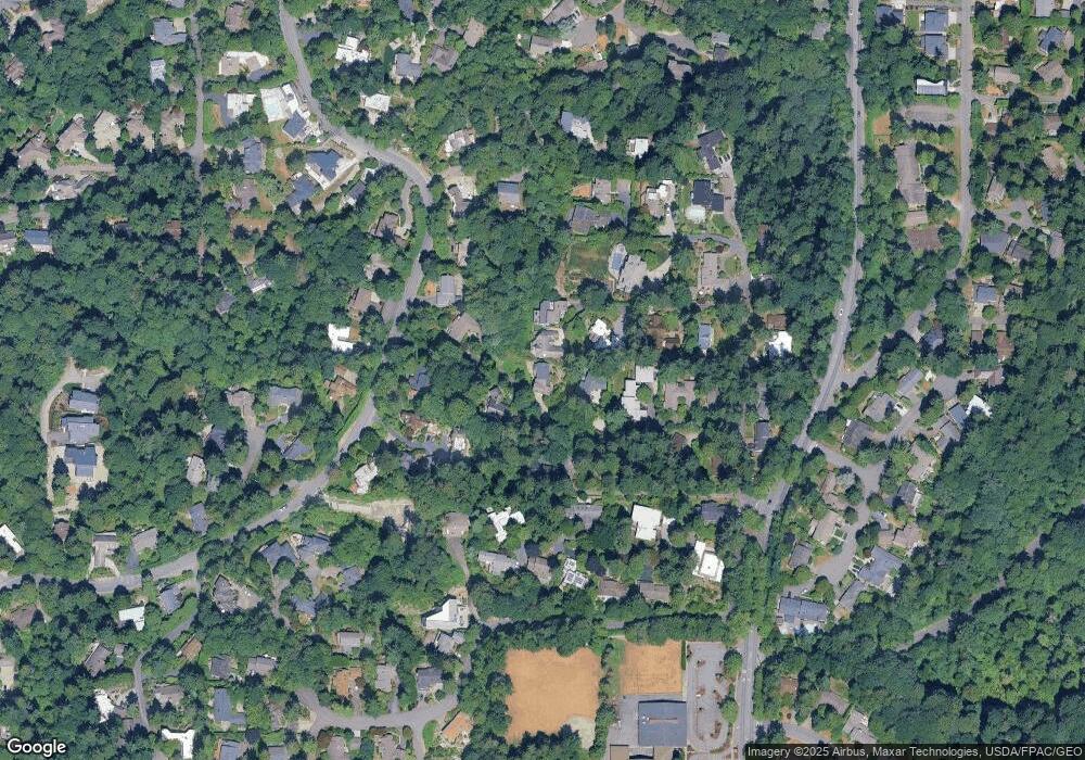 5218 W Mercer Way, Mercer Island, WA 98040 - photo 1