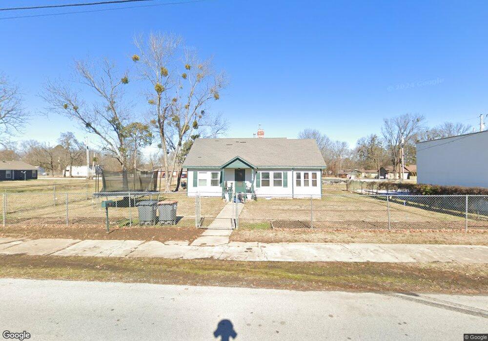 156 W 1st Ave, Elkins, AR 72727 - photo 1