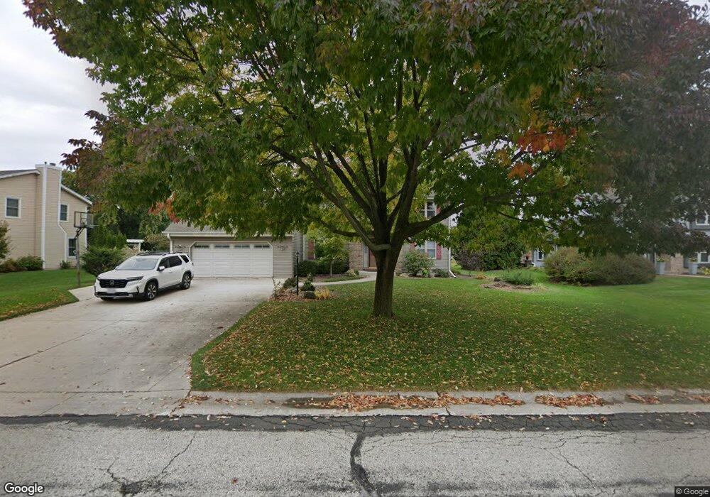 W158N10318 Mohawk Dr, Germantown, WI 53022 - photo 1