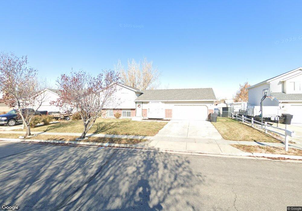 2416 W 2000 N, Clearfield, UT 84015 - photo 1