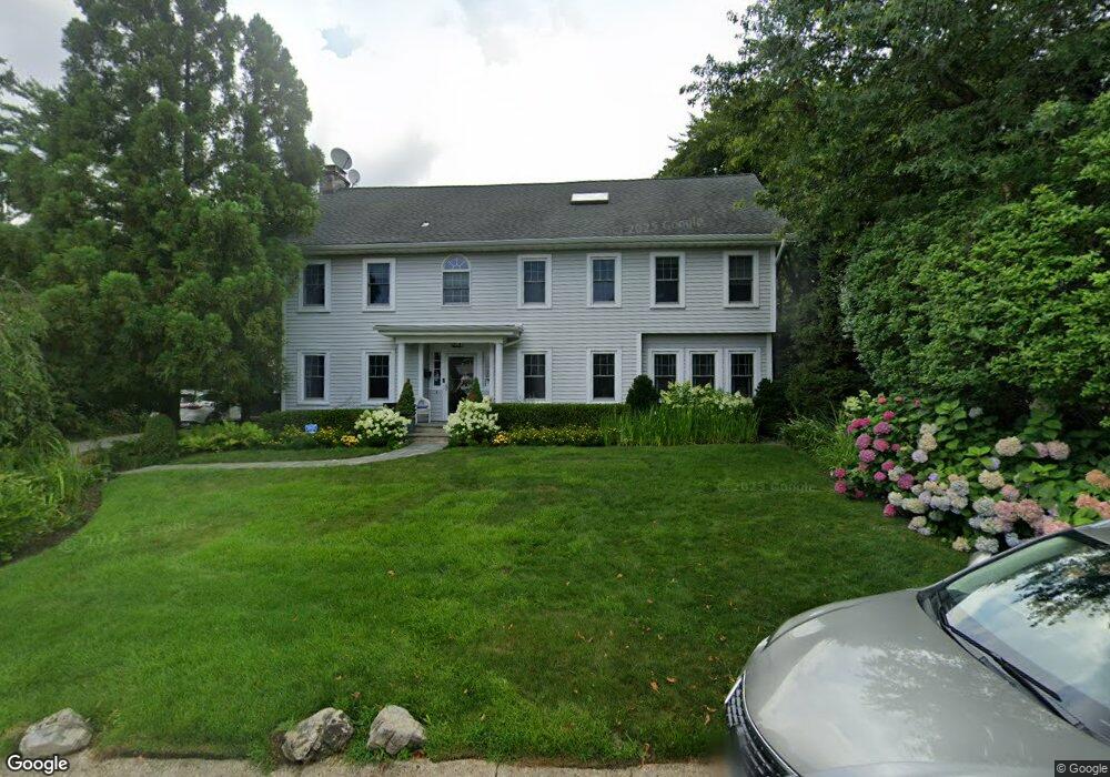 25 North Ct, Port Washington, NY 11050 - photo 1