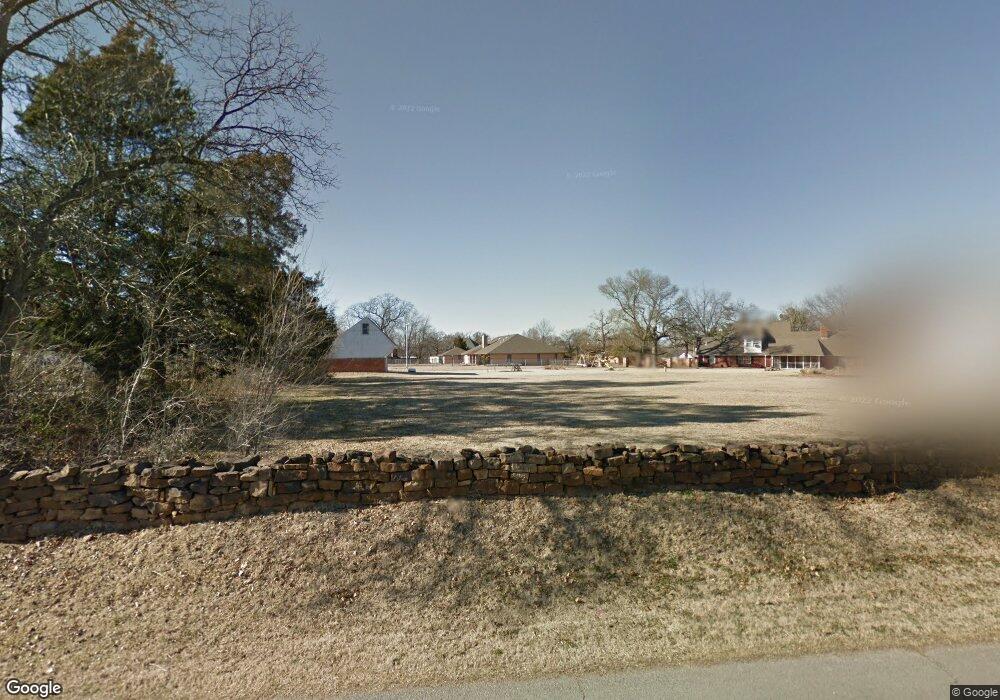 1105 Hillcrest Dr, Henryetta, OK 74437 - photo 1