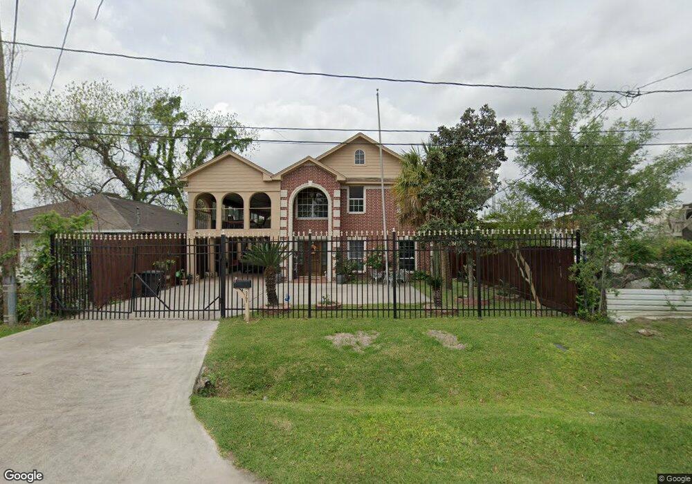 5707 Brackenridge St, Houston, TX 77026 - photo 1