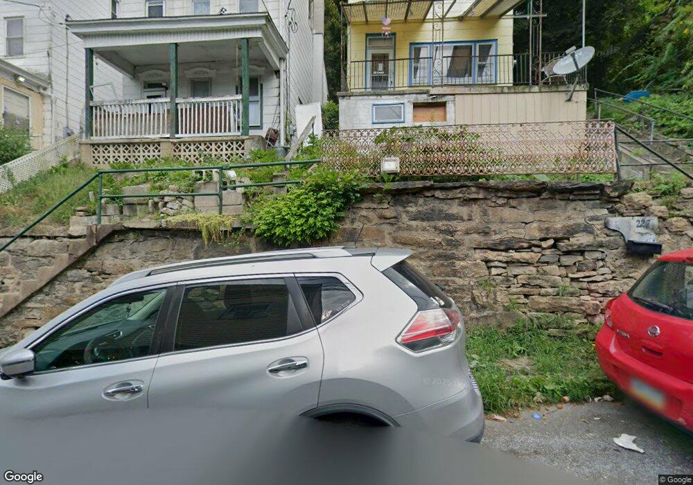 227 Chestnut St, Ashland, PA 17921 - photo 1