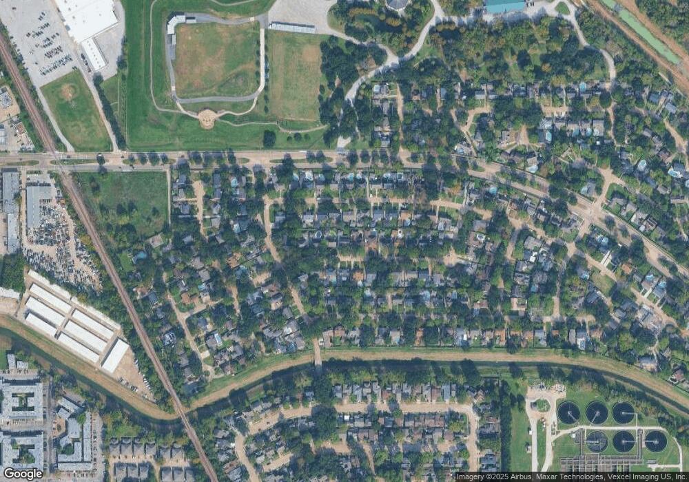 5050 Fallen Oaks Dr, Houston, TX 77091 - photo 1