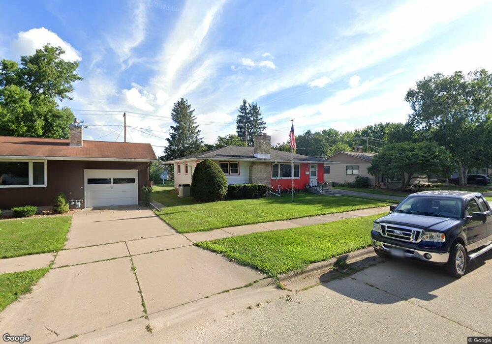 413 N 3rd St, La Crescent, MN 55947 - photo 1