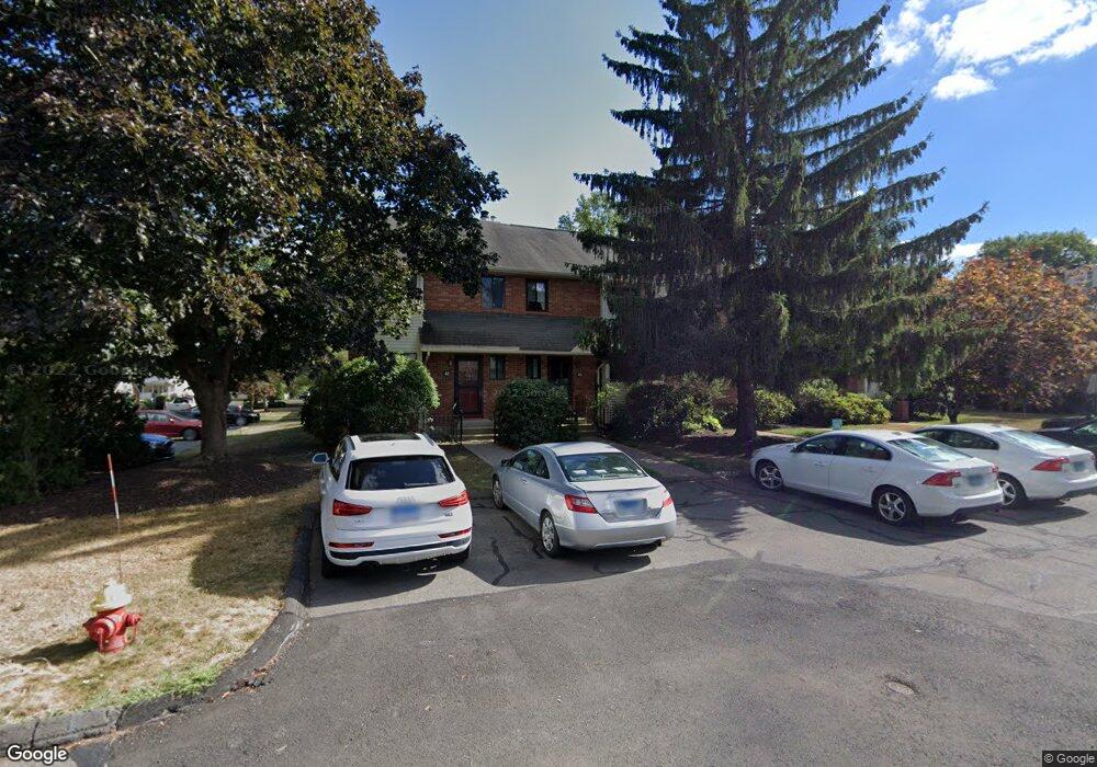 65 Danforth Ln unit 65, West Hartford, CT 06110 - photo 1