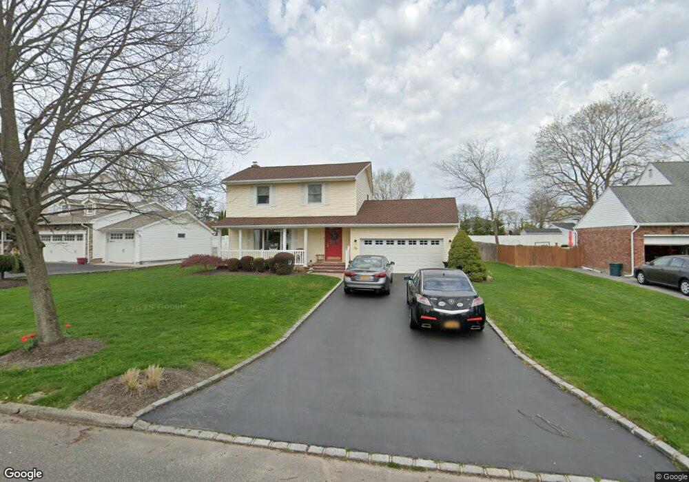 15 Arden Ln, ComMacK, NY 11725 - photo 1