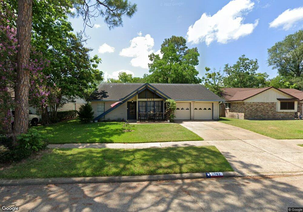 9742 Santa Monica Blvd, Houston, TX 77089 - photo 1