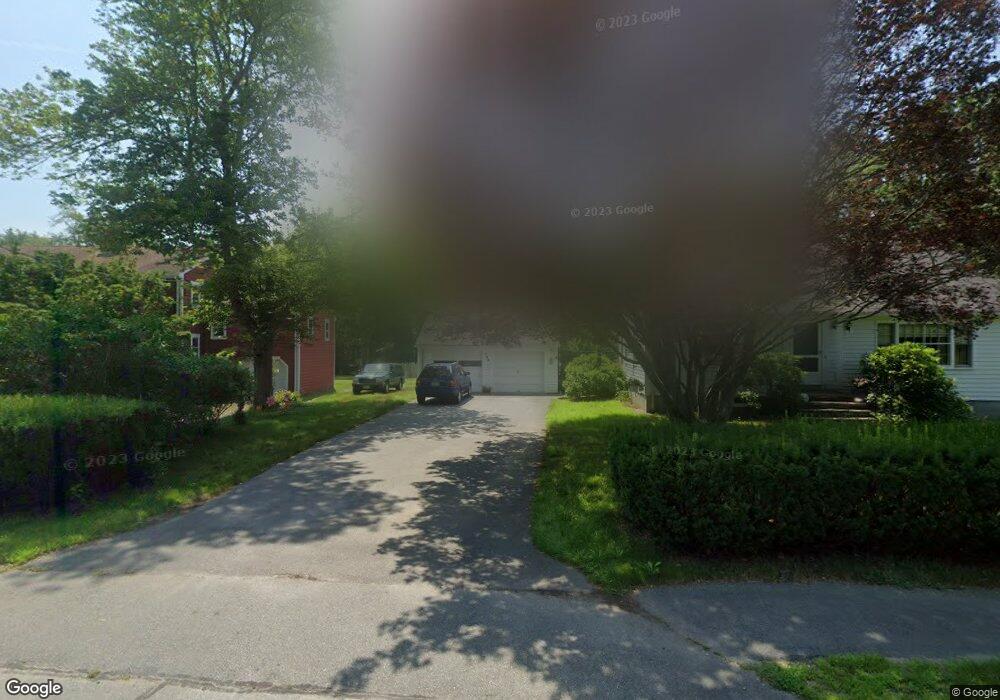 492 Russells Mills Rd, South Dartmouth, MA 02748 - photo 1