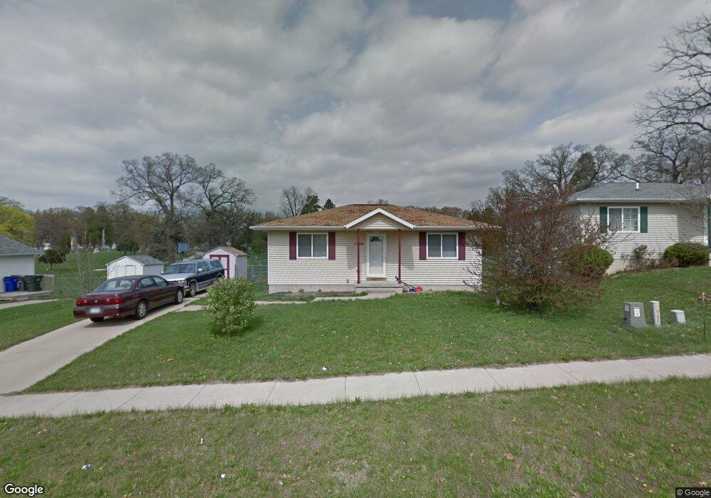 1700 Americus Dr SE, Cedar Rapids, IA 52403 - photo 1