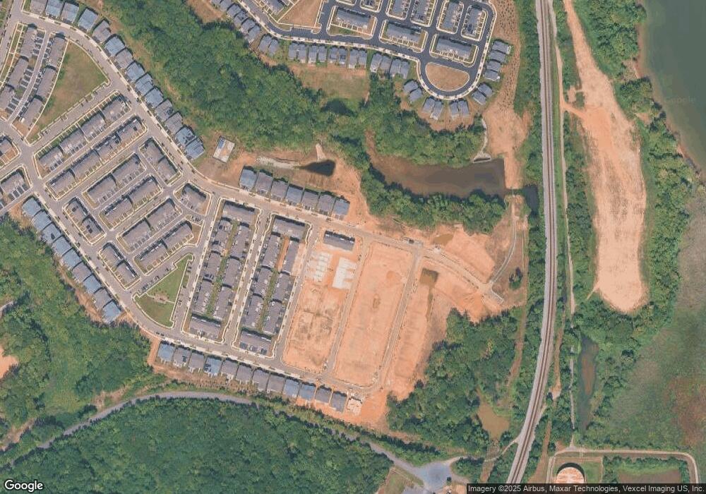 17990 Woods Overlook Dr, Dumfries, VA 22026 - photo 1