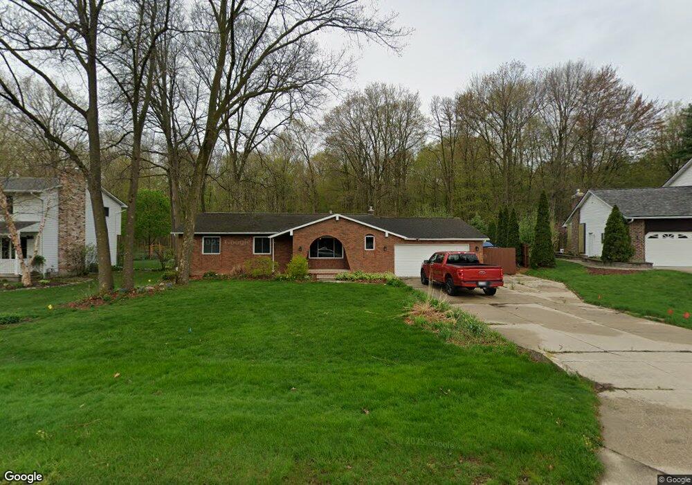 5280 Birchcrest Dr, Swartz Creek, MI 48473 - photo 1