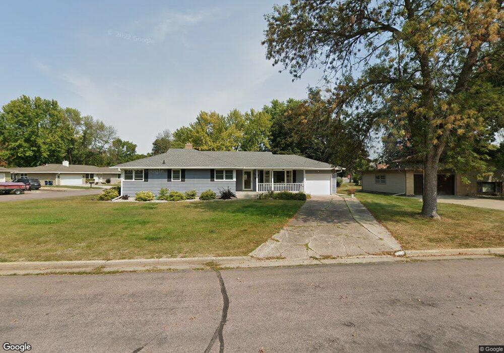 103 Camelsback Rd, New Ulm, MN 56073 - photo 1