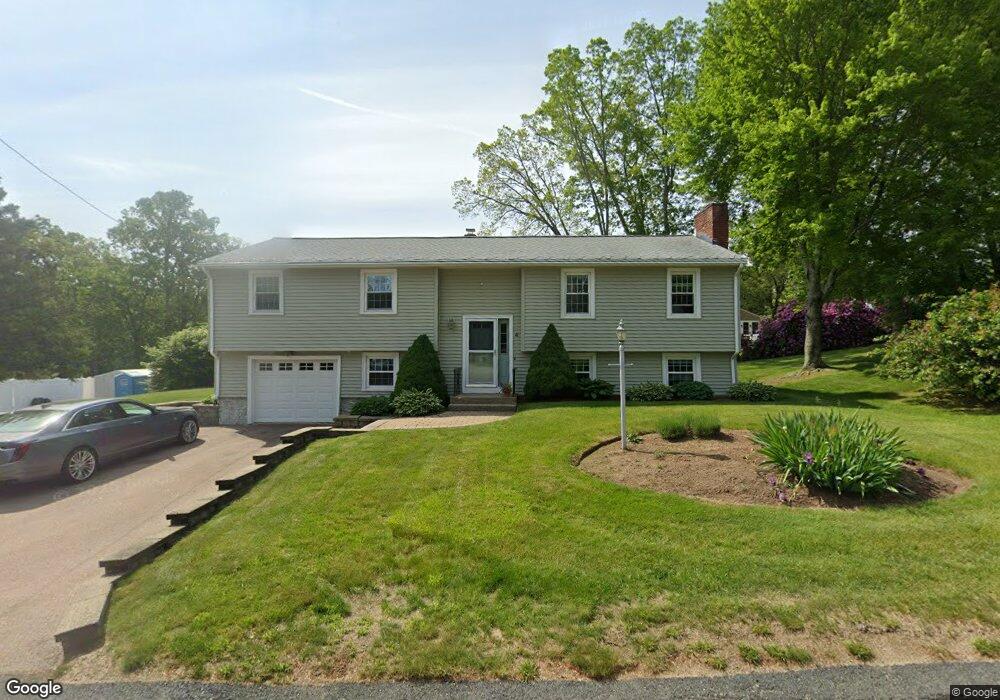 4 Chestnut Hills Ct, Greenville, RI 02828 - photo 1