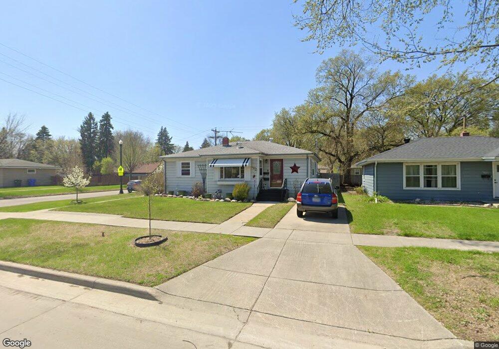 1629 5th St S, Fargo, ND 58103 - photo 1