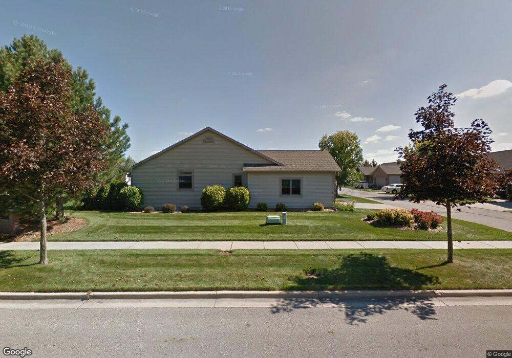 563 Summergreen Dr unit 13A, Frankenmuth, MI 48734 - photo 1