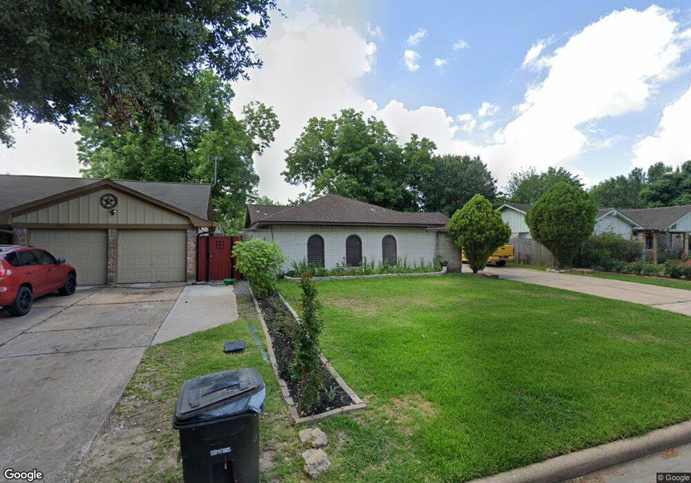 6407 Maple Hill Dr, Houston, TX 77088 - photo 1