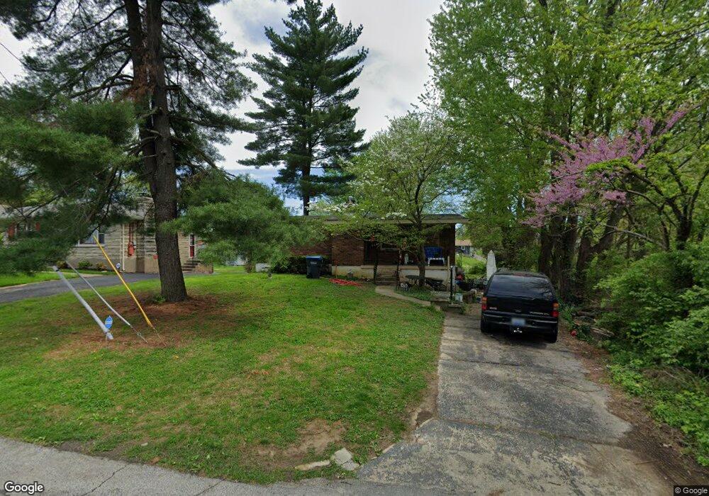 7909 Tip Top Ln, Louisville, KY 40219 - photo 1