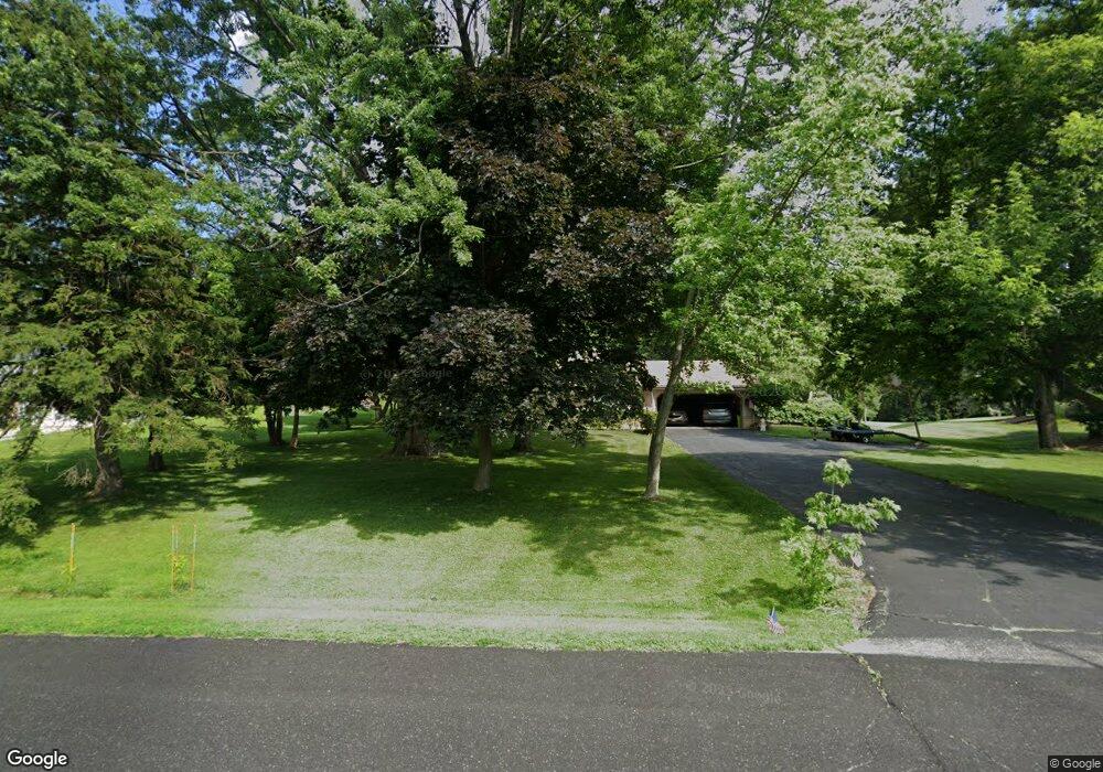 W262N5824 Mount Du Lac Dr, Sussex, WI 53089 - photo 1