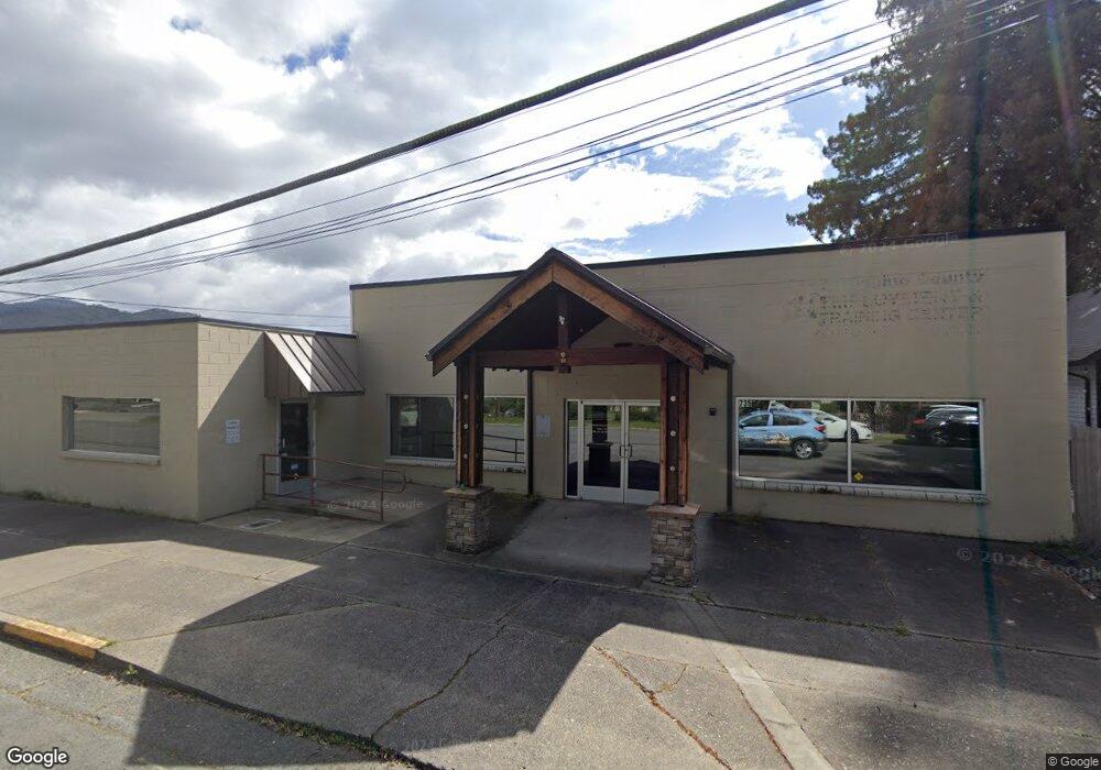 735 SW 5th St, Grants Pass, OR 97526 - photo 1