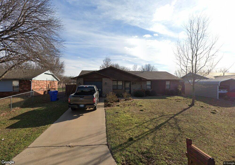 1022 W E Ave, Cache, OK 73527 - photo 1